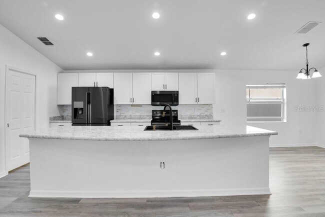 Photo - 693 Persian Dr