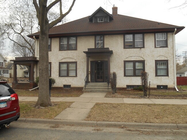 Building Photo - 1305 W 34th St