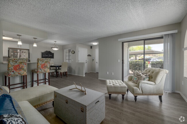 2BR, 2BA - 1,000SF - Living Room