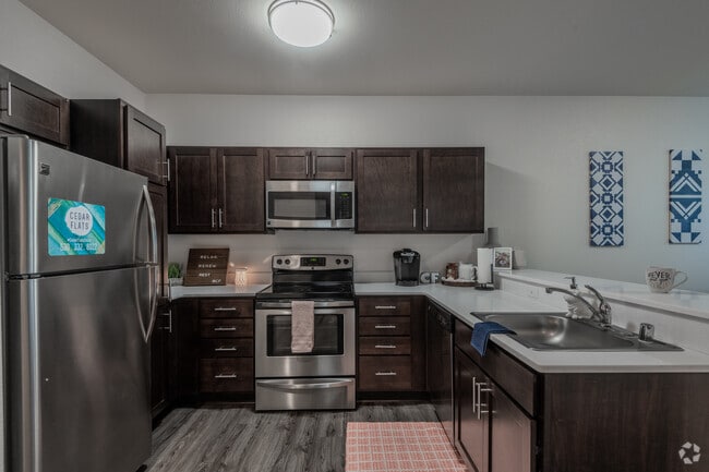 2BR, 2BA Kitchen