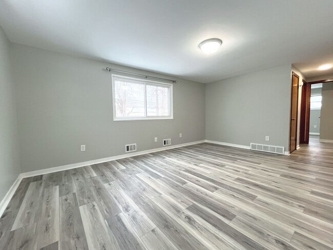 Photo - 424 Springville Ave Unit Lower