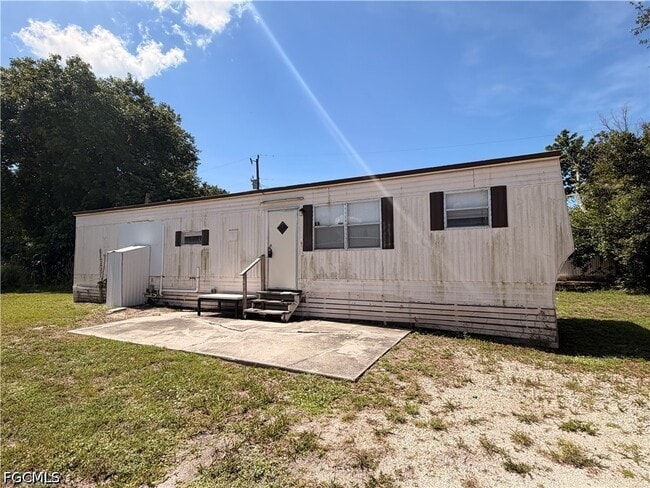 Building Photo - 7869 Suncoast Dr