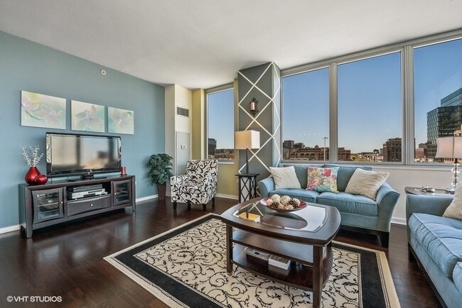 Photo - 659 W Randolph St Unit 709