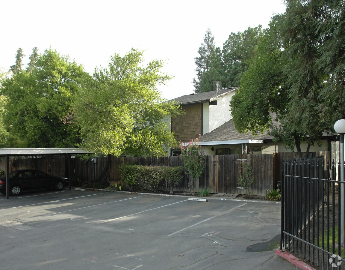 Photo - Fresno Square