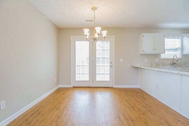 Photo - 207 Fairfield Dr