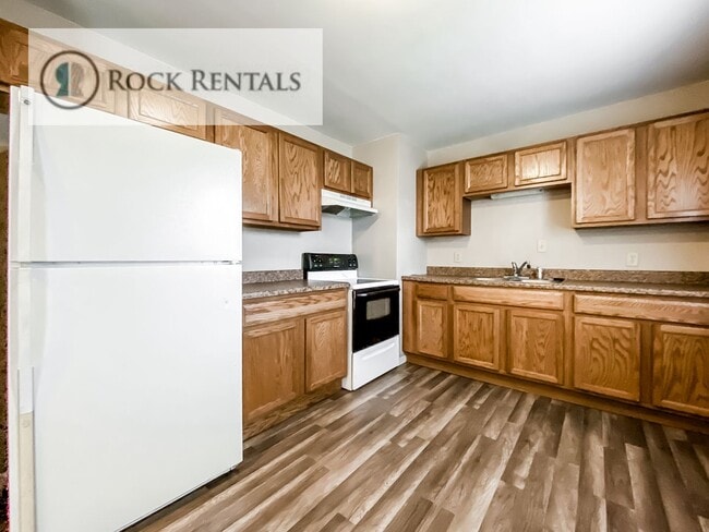 Photo - 3 Bed 1 Bath with Garage