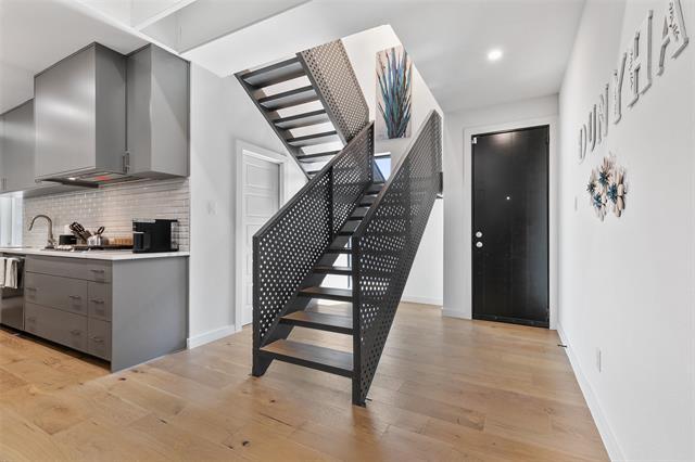 Photo - 4303 Roseland Ave