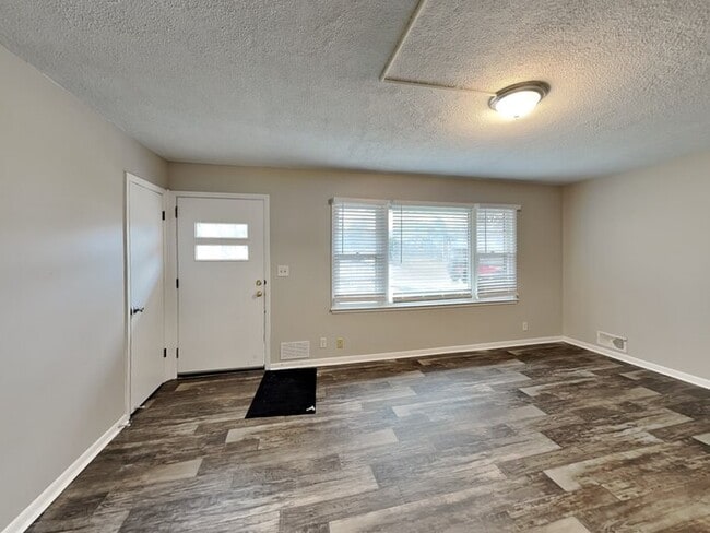 Photo - 1103 44th Ave NE