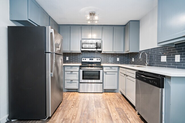 Dream Montrose - 3412 Graustark Street