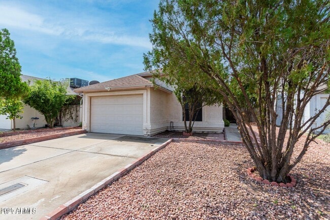 Photo - 3013 E Bluefield Ave