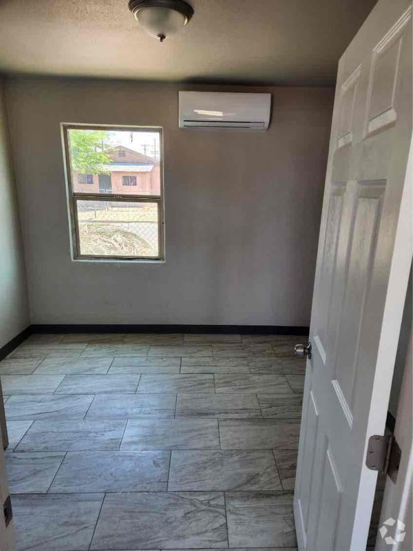 Building Photo - 309 W 44th St Rental