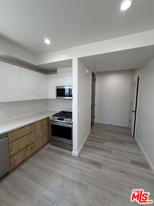 Photo - 124 S Croft Ave Unidad 303