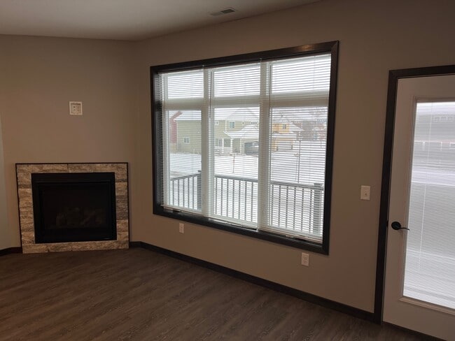 Photo - 2149 Rolling Green Ln