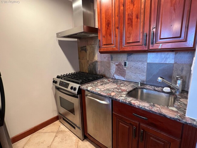 Photo - 310 Riverside Blvd Unit 5-H