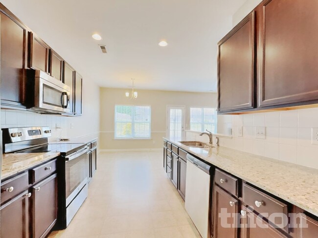 109 Claystone Dr