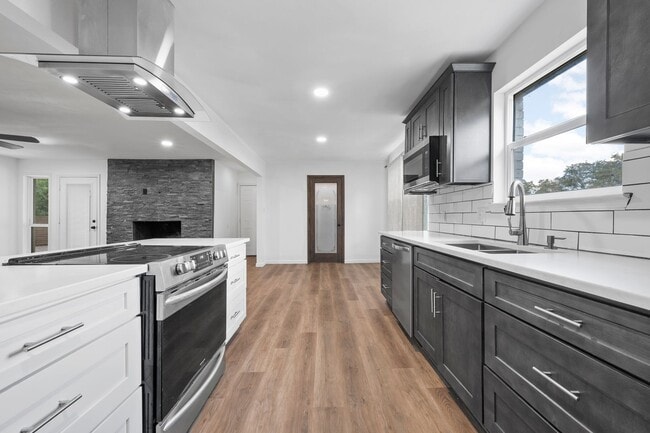 Photo - Fully Renovated Woodway Home