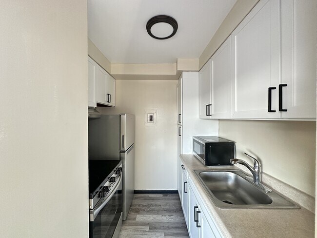 Photo - 1400 Chicago Ave Unit 208