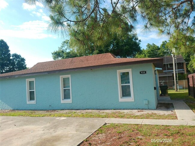 Building Photo - 920 W Carole St
