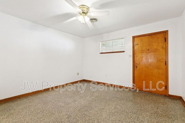 Photo - 124 Lake Ave