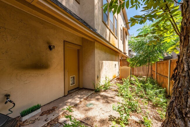 Photo - Beautiful Tuscan feel Condo Lower Greenville area