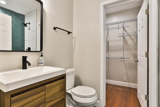 Photo - 6105-6107 Waterman Blvd Unit 6107
