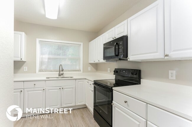 Photo - 2900 Freemont Terrace S