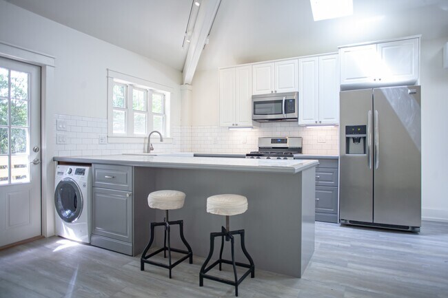 Photo - 113 Barclay Rd Unidad 113B Barclay