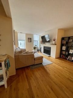 Photo - 3055 N Sheffield Ave