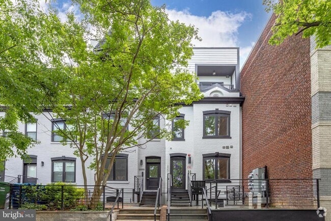 Building Photo - 2301 Ontario Rd NW Rental