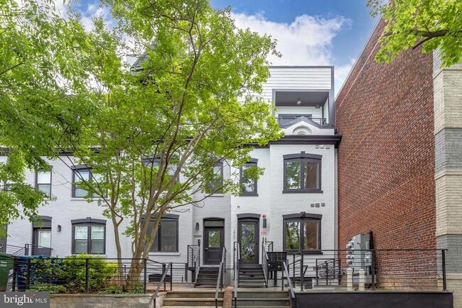 Building Photo - 2301 Ontario Rd NW Rental