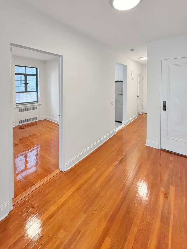 Photo - The Leslie — A Private Garden Enclave for the Modern New Yorker Unidad 25E