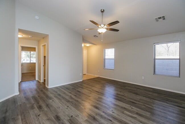 Photo - 5605 S 11th Pl