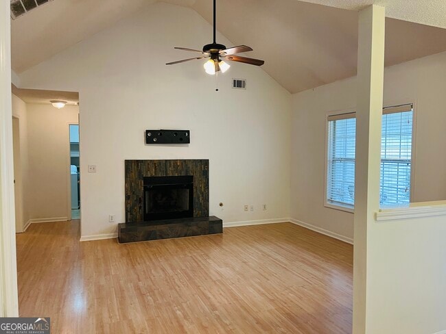 Photo - 145 Riverside Dr