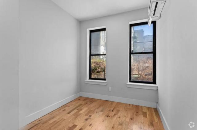 Building Photo - 3 bedroom in Queens NY 11385 Rental