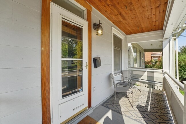 Photo - 212 W 3rd Ave