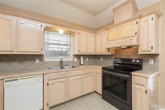 Photo - 17 Rosalinda St