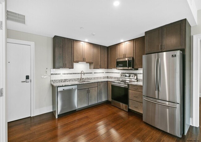 Photo - 25 Lawrence St Unit 3C