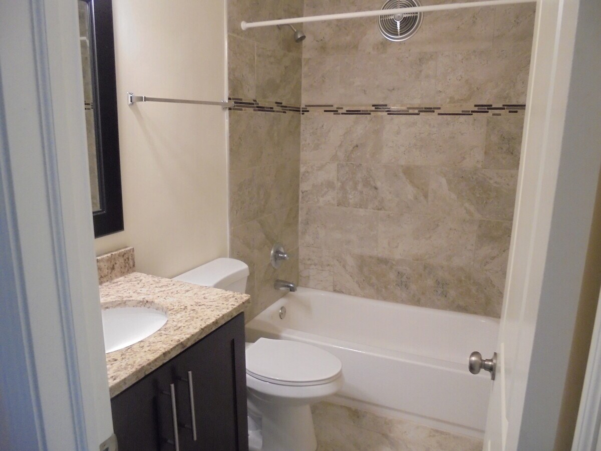 Photo - 1206 E Fairview St Unit 102