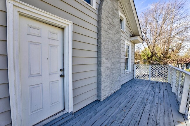 Photo - 1844 Oliver Ave