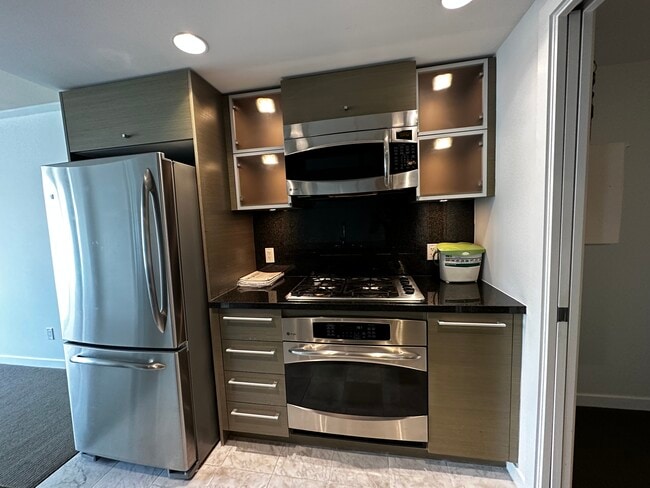 Photo - 1701-833 Seymour Street Unit 1701