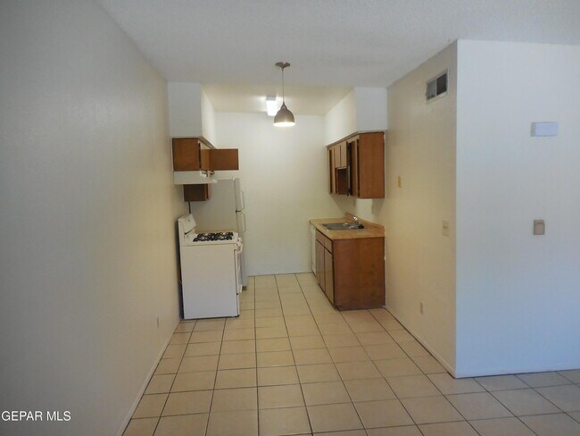 Photo - 1638 Rick Rhodes Dr