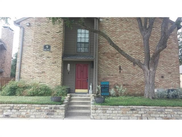 Building Photo - 15221 Berry Trail Unit 901