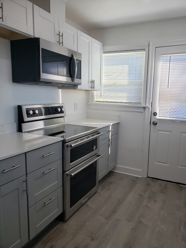 Photo - 3507 SW Webster St Apartments Unit B