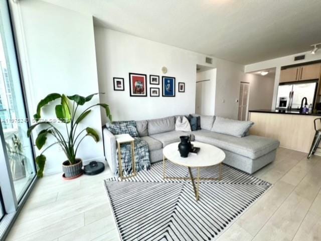 Photo - 79 SW 12th St Unidad 2010