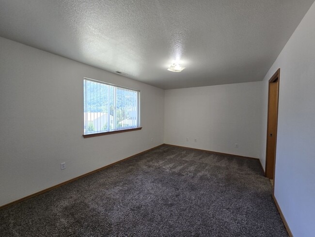Photo - 514 Maylea Pl
