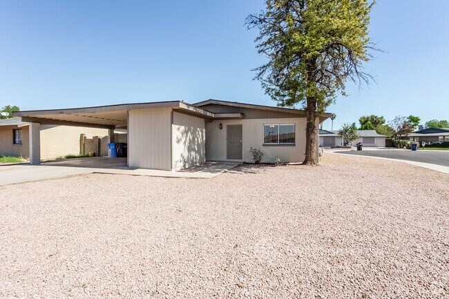 Building Photo - 105 S Cholla St Rental