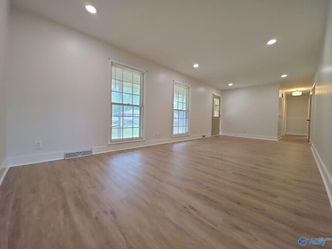 Photo - 2613 Skyline Dr NW