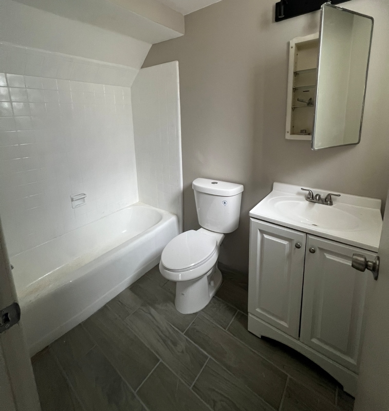 Photo - 308 W Irvington Rd Unidad 5