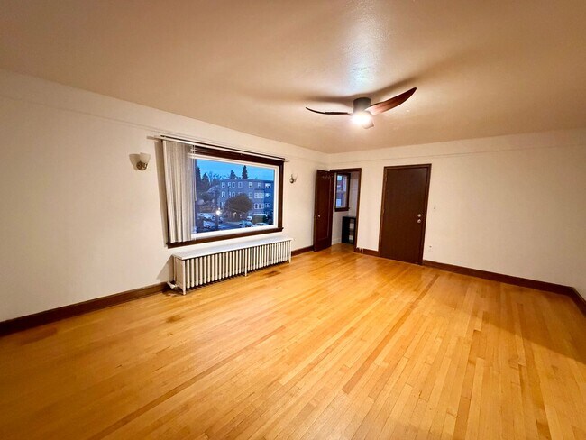 Kelly Arms Apartments