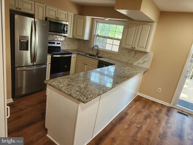 Photo - 17027 Catalpa Ct